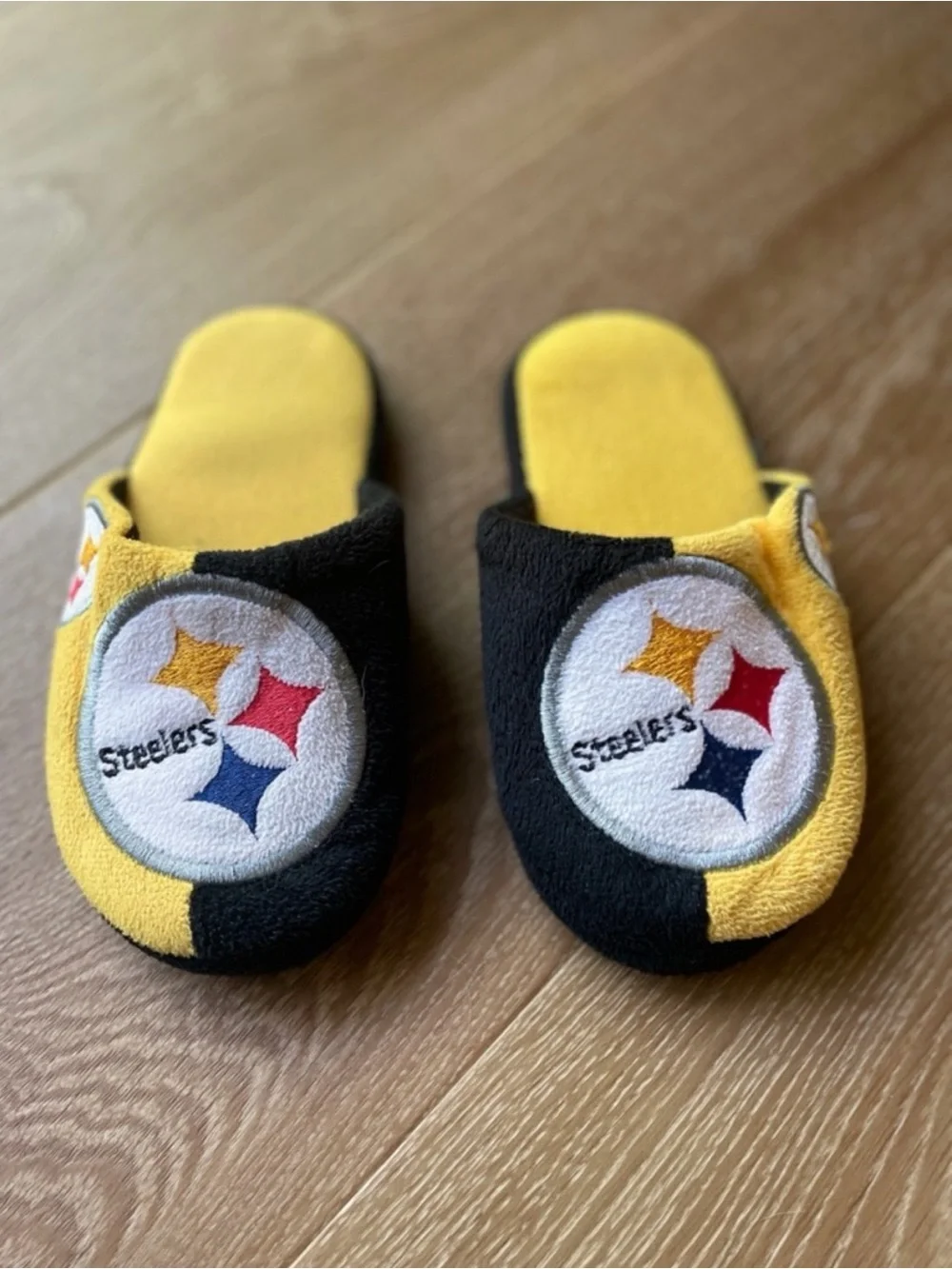 Pittsburgh Steelers Plush Slippers Black Yellow NFL Team House Shoes, size 1-2